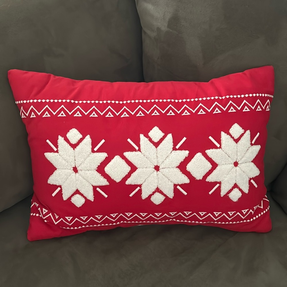 Snowflake pillow